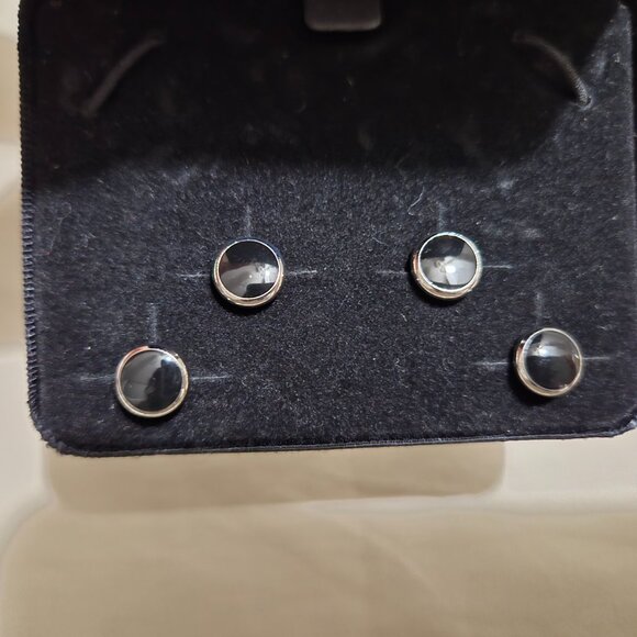 New Cuff Links Set - Picture 3 of 5